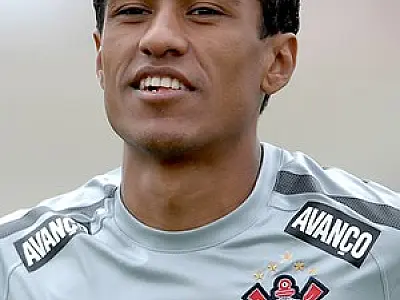 Paulinho recusa Internazionale de Milão e permanece no Corinthians