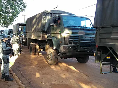 Operação conjunta de Exército e Batalhão de Choque faz pente fino em presídio de MS
