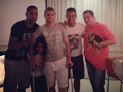 Lateral do Avaí escapa de amputação de perna, mas fica fora por um ano