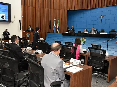 Projetos ligados à educação e ao consumidor estão na pauta desta quarta-feira
