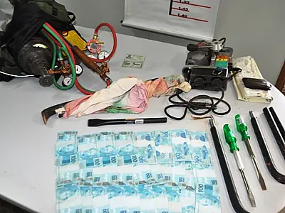 Trio é preso após roubo em caixa eletrônico