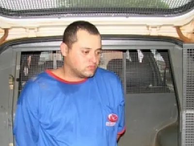 Homem mata esposa, atira no sogro e rouba carro durante a fuga