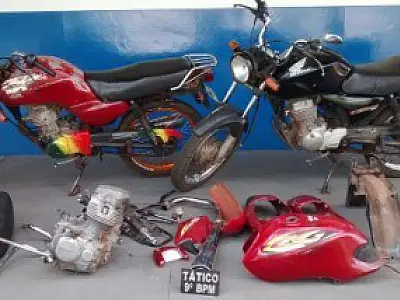 PM apreende motos em desmanche na Vila Marli