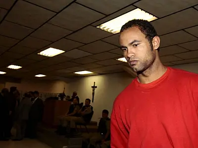 Goleiro Bruno tem julgamento desmembrado e adiado para 2013