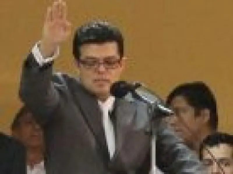 Desembargador de plantão do TJ reconduz Olarte ao cargo de prefeito