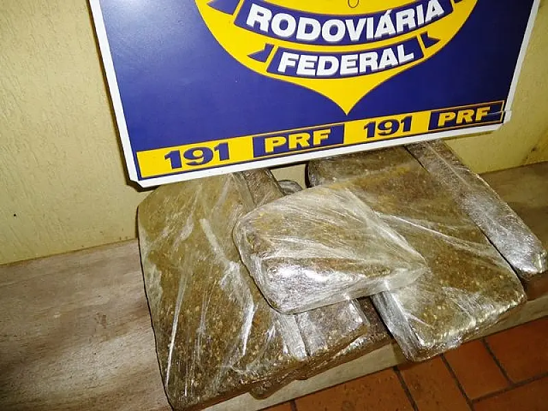 PRF prende jovem grávida com 8 kg de maconha em Coxim
