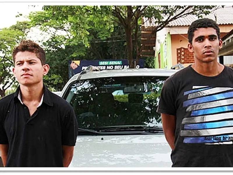 Jovens são presos em Sidrolândia com carro roubado em Goiânia