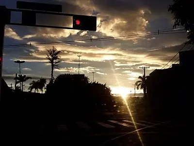 Quinta-feira de tempo firme e máxima de 35° para a região norte
