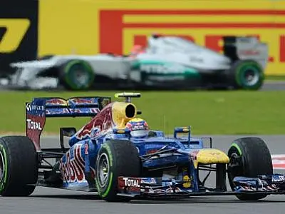 Webber passa Alonso e vence em Silverstone no GP da Grã-Bretanha