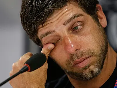Juninho Pernambucano oficializa aposentadoria
