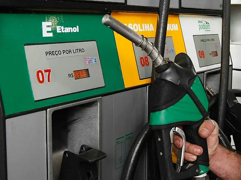 Preço da gasolina apresenta alta e fica 1,2% mais cara em todo Estado