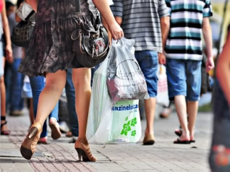 Comerciantes e empregados definem horário especial de funcionamento no fim do ano
