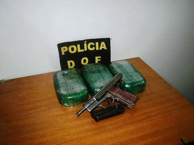 Drogas e arma são encontradas pela DOF em motocicleta