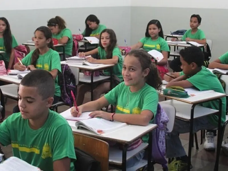 Maioria dos alunos da rede estadual de ensino retorna às aulas nesta segunda-feira