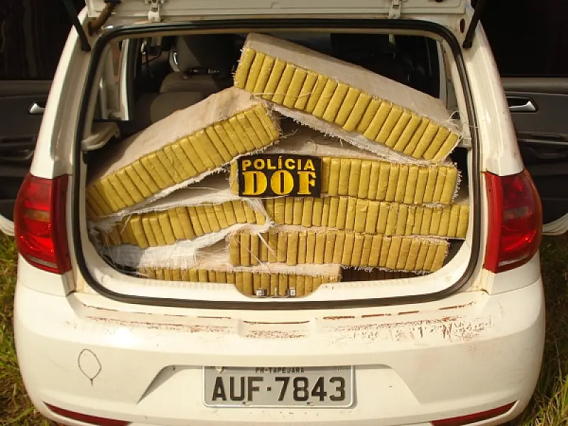 DOF aprende droga em veículo furtado em Amambaí