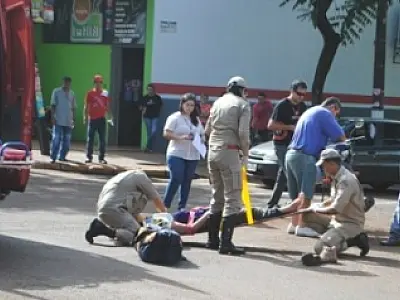 Carro invade preferencial e causa acidente em Dourados