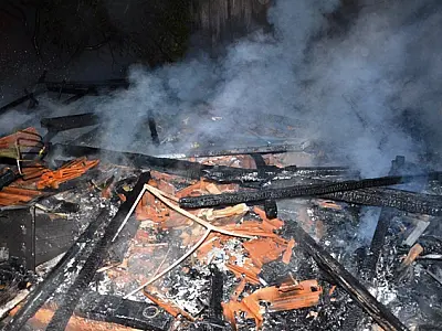 Incêndio destrói casa na cidade de Ivinhema