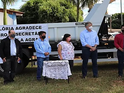 Governo entrega caminhão para Associação dos Avicultores de Glória de Dourados
