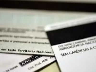 Dilma veta proposta que reduziria multa para planos de saúde