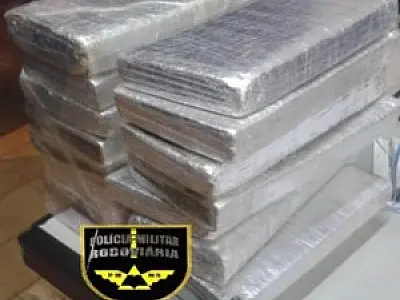Dupla é presa transportando 20 kg de maconha em Sidrolândia