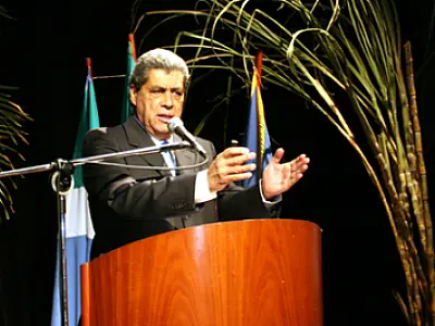 Em feira canavieira, André busca atrair investidores à MS