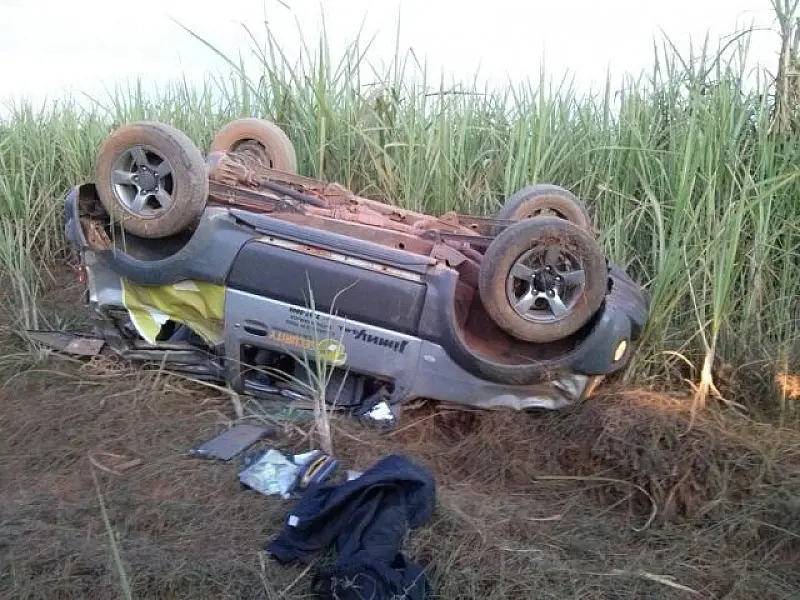 Homem fica ferido em capotamento na cidade de Sonora