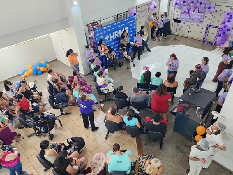 Reencontro de pacientes que passaram pelo HRMS marca comemoração do Novembro Roxo