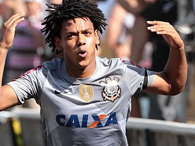 Com time reserva, Corinthians consegue primeira vitória no paulista