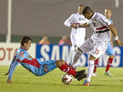 Aos 39 do segundo tempo, São Paulo leva gol e perde na Libertadores