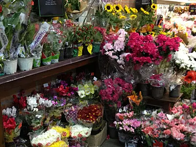 Procon divulga pesquisa de preços de velas e flores para feriado de Finados
