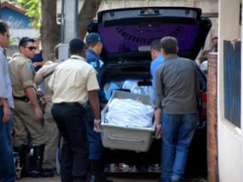 Mulher é morta a facadas por ex-marido, que tenta se matar depois, em Naviraí