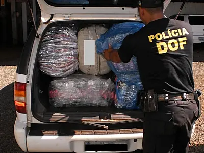 DOF apreende Blazer carregada de produtos do Paraguai