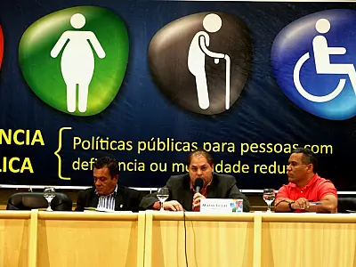 Mario Cesar demonstra como Capital está atrasada na “acessibilidade” e discute criação de secretaria