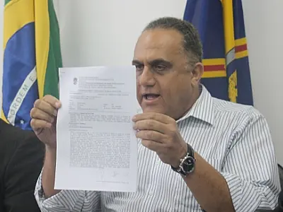 Aliados de Bernal furtam notas fiscais e até celular na Sesau