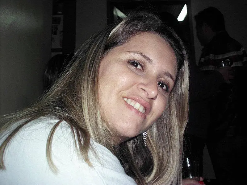Por falta de aparelho no SUS cabeleireira organiza almoço beneficente para cirurgia