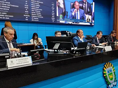 Ordem do Dia: Aprovada robótica como conteúdo transversal nas escolas