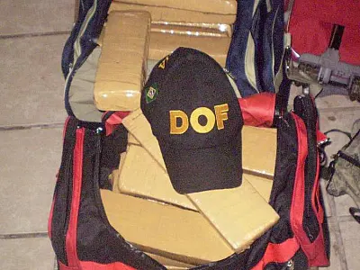 DOF apreende 27,200kg de maconha em ônibus na BR-163