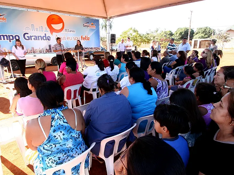 Prefeito assina ordem de serviço de Ceinf no JD Centenário e UBSF no Aero Rancho