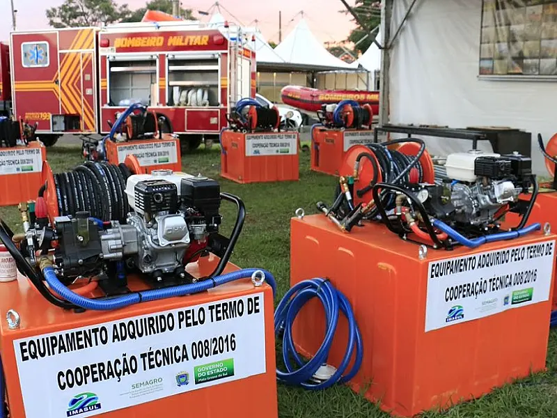 Bombeiros recebem equipamentos para intensificar combate a incêndios florestais