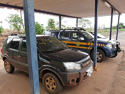 PRF recupera veículo roubado em GO e apreende mais de 40 kg de Maconha