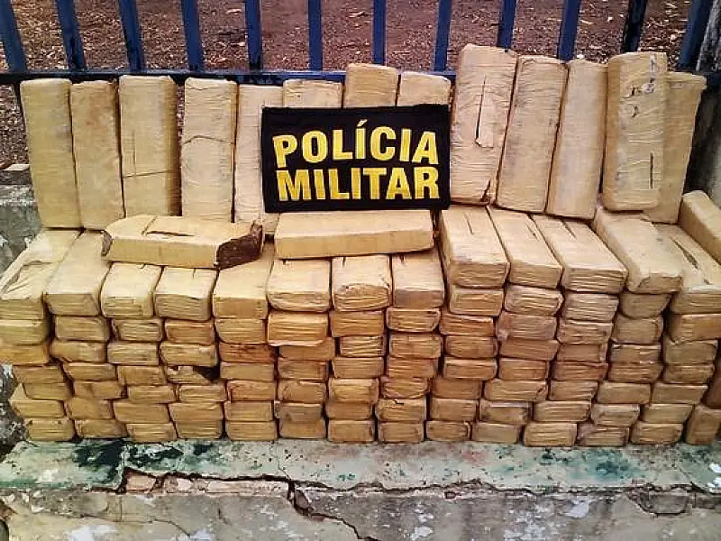 PM de Naviraí apreendeu veículo carregado com drogas