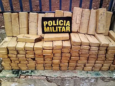 PM de Naviraí apreendeu veículo carregado com drogas