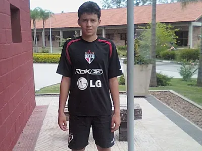 Jovem de Sidrolândia passa em teste e irá jogar no Sub-17 do São Paulo