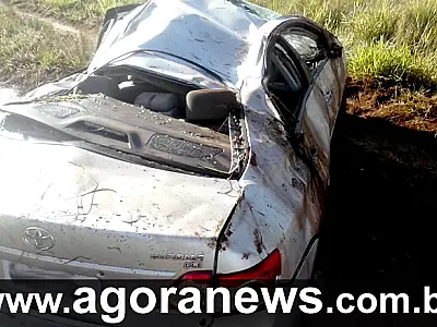 Veículo com cerca de 500kg de maconha capota na BR-463