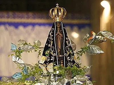 Fiéis comemoram o Dia de Nossa Aparecida pelo país; Capital tem programação especial