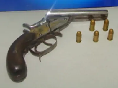 Jovem é preso com arma calibre 32 na BR 163
