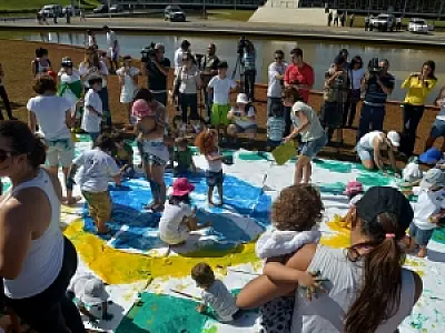 Crianças fazem protesto em frente ao Congresso Nacional