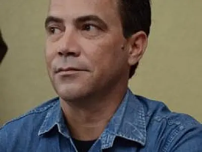 Confira a entrevista com o candidato Sidney Melo