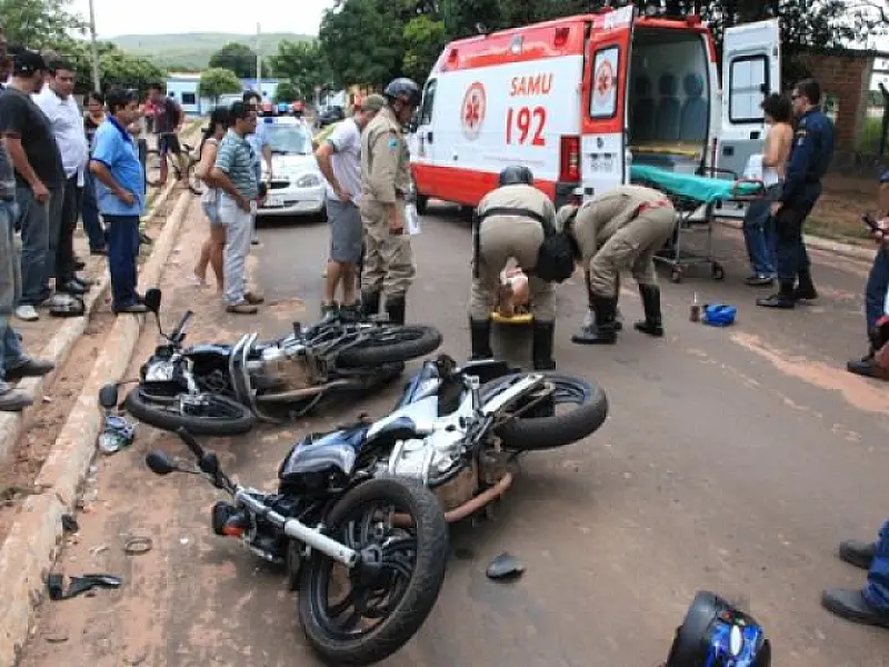 Acidente envolvendo motociclistas deixa um gravemente ferido