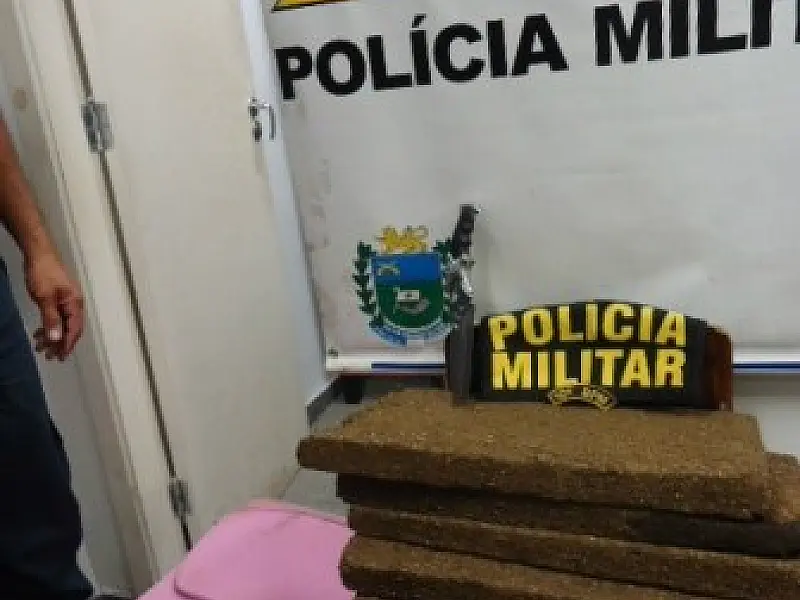 Jovem de 16 anos é flagrada com droga na rodoviária